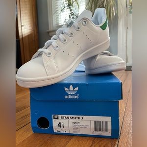 New in box KIDS Stan Smith Adidas